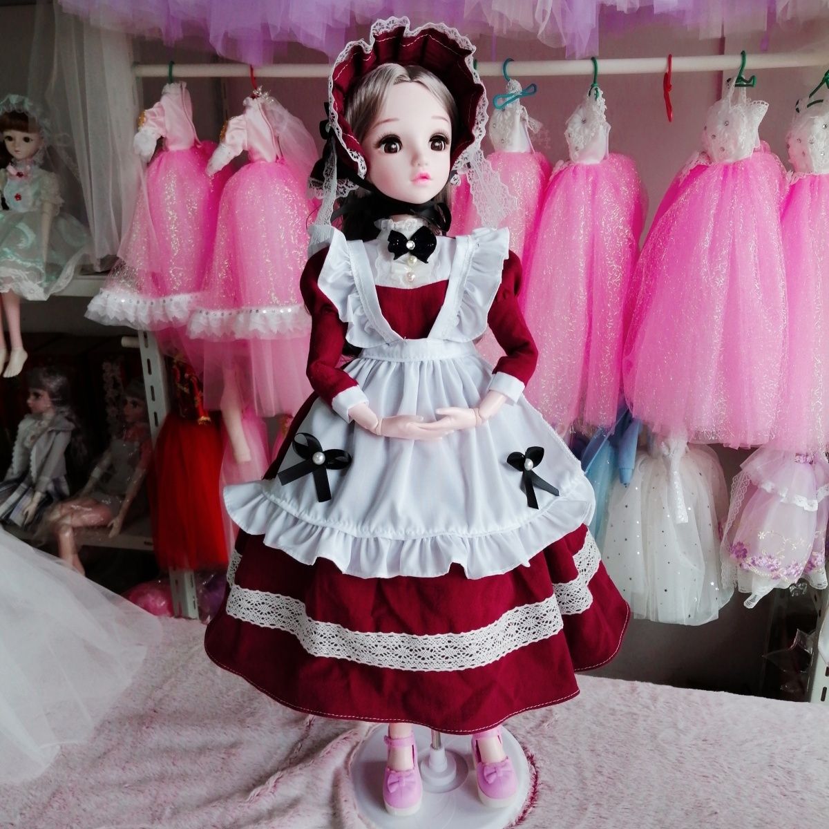 Vintage Burgundy Maid Costume  - Vintage Collectible And Vintage Dolls 评论和价格