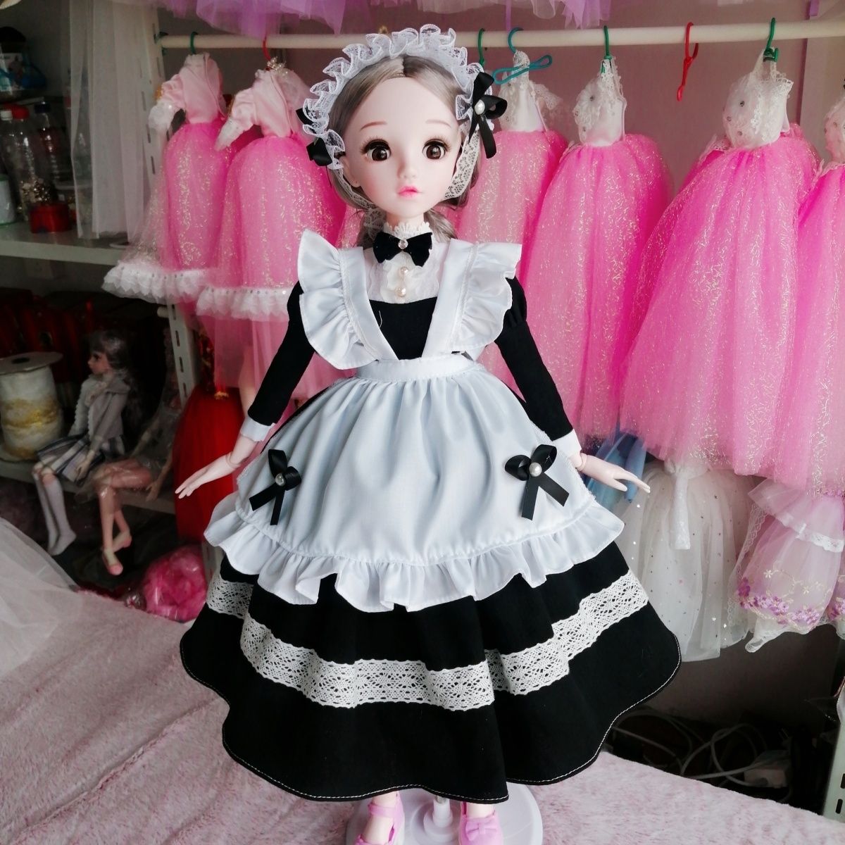Vintage Burgundy Maid Costume  - Vintage Collectible And Vintage Dolls 评论和价格