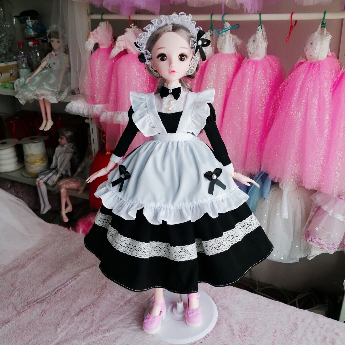 Vintage Burgundy Maid Costume  - Vintage Collectible And Vintage Dolls 评论和价格