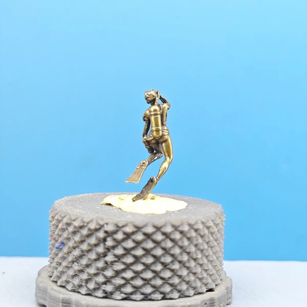 Vintage Brass Female Diver Min - Vintage Collectible Ornaments 评论和价格