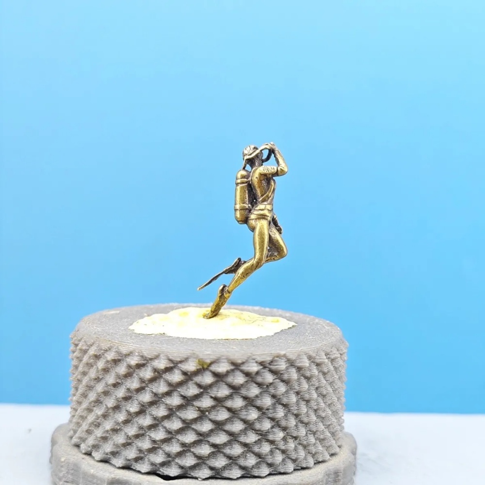 Vintage Brass Female Diver Min - Vintage Collectible Ornaments 评论和价格