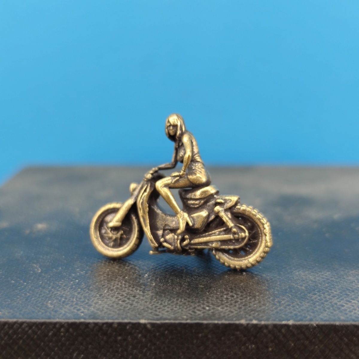 ​​2.4cm Brass Vintage Scooter  - Vintage Collectible And Vintage Dolls 评论和价格